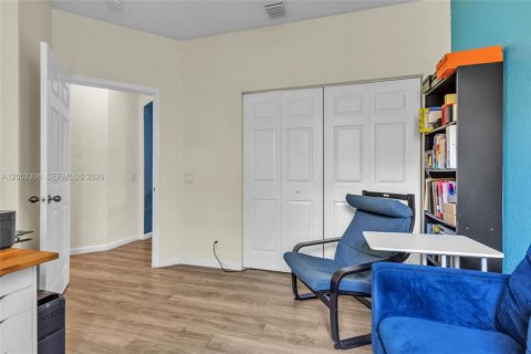 House in Weston, Florida 3 bedrooms, 144.83 sq.m. № 2068390 - photo 26