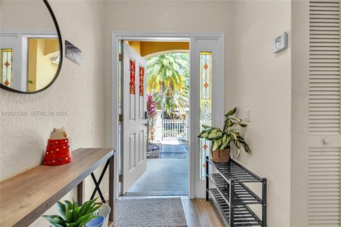 House in Weston, Florida 3 bedrooms, 144.83 sq.m. № 2068390 - photo 4