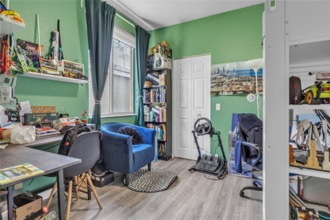 House in Weston, Florida 3 bedrooms, 144.83 sq.m. № 2068390 - photo 23