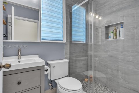 House in Weston, Florida 3 bedrooms, 144.83 sq.m. № 2068390 - photo 27