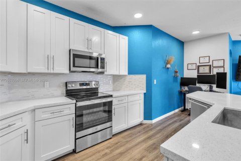 House in Weston, Florida 3 bedrooms, 144.83 sq.m. № 2068390 - photo 9