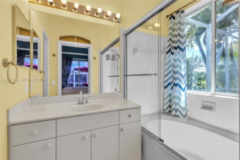 House in Weston, Florida 3 bedrooms, 144.83 sq.m. № 2068390 - photo 20