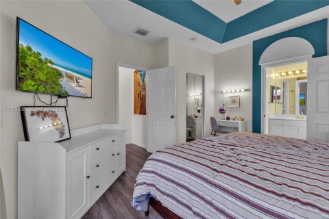 House in Weston, Florida 3 bedrooms, 144.83 sq.m. № 2068390 - photo 19