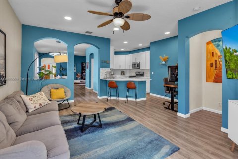 House in Weston, Florida 3 bedrooms, 144.83 sq.m. № 2068390 - photo 13