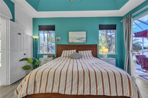 House in Weston, Florida 3 bedrooms, 144.83 sq.m. № 2068390 - photo 16