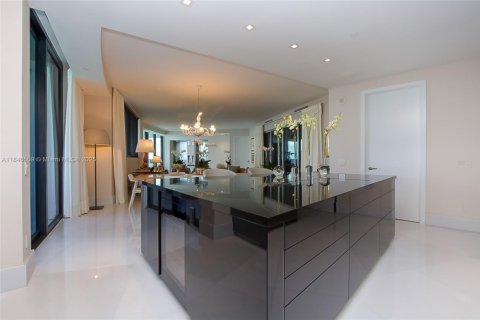 Condo in Sunny Isles Beach, Florida, 4 bedrooms  № 1845944 - photo 19
