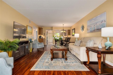Condo in Oldsmar, Florida, 2 bedrooms  № 1733969 - photo 7