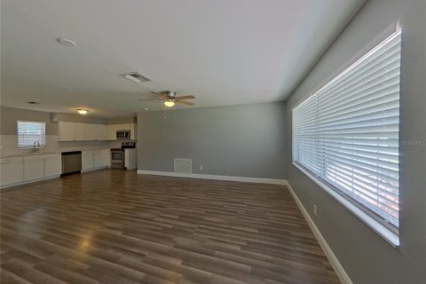 House in Clearwater, Florida 3 bedrooms, 117.06 sq.m. № 1912745 - photo 3