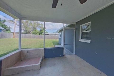 House in Clearwater, Florida 3 bedrooms, 117.06 sq.m. № 1912745 - photo 14