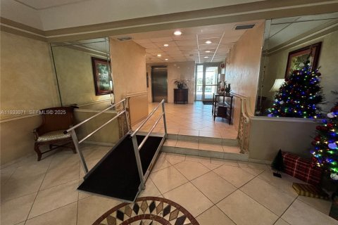 Copropriété à vendre à Fort Lauderdale, Floride: 2 chambres, 118.54 m2 № 2035162 - photo 3
