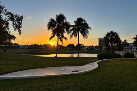 Copropriété à vendre à Fort Lauderdale, Floride: 2 chambres, 118.54 m2 № 2035162 - photo 15