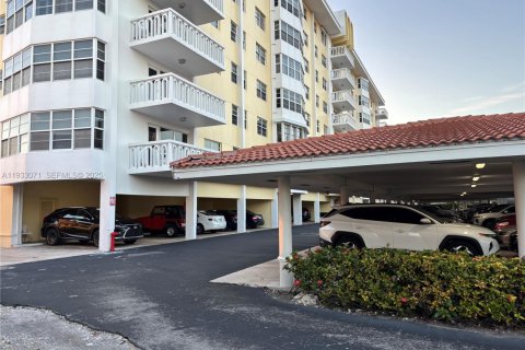 Copropriété à vendre à Fort Lauderdale, Floride: 2 chambres, 118.54 m2 № 2035162 - photo 13