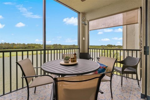 Condo in Bradenton, Florida, 2 bedrooms № 2217811 - photo 3