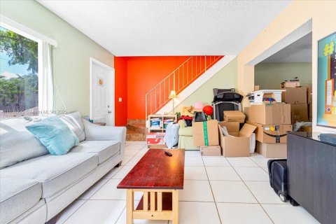 Townhouse in Margate, Florida 3 bedrooms, 140.47 sq.m. № 1759035 - photo 15