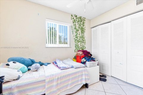 Townhouse in Margate, Florida 3 bedrooms, 140.47 sq.m. № 1759035 - photo 5