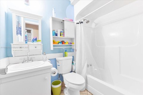 Townhouse in Margate, Florida 3 bedrooms, 140.47 sq.m. № 1759035 - photo 8