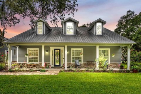 House in Haines City, Florida 3 bedrooms, 223.43 sq.m. № 2209402