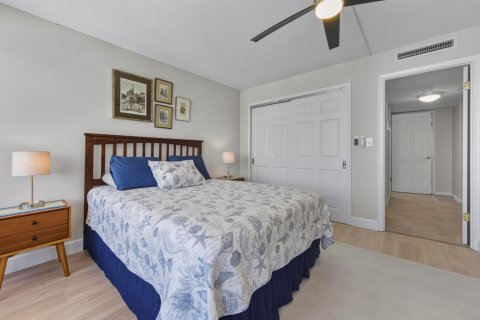 Condo in Riviera Beach, Florida, 2 bedrooms  № 2190736 - photo 24
