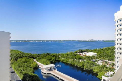 Condo in Riviera Beach, Florida, 2 bedrooms  № 2190736 - photo 14