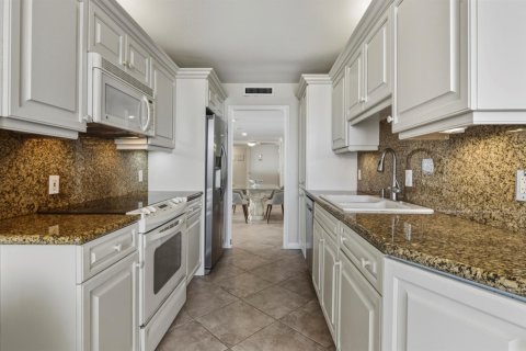 Condo in Riviera Beach, Florida, 2 bedrooms  № 2190736 - photo 16