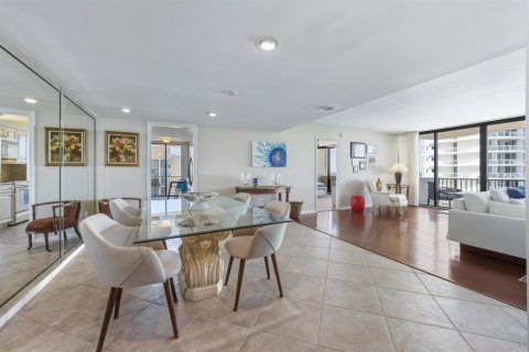 Condo in Riviera Beach, Florida, 2 bedrooms  № 2190736 - photo 19
