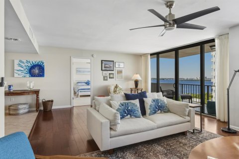 Condo in Riviera Beach, Florida, 2 bedrooms  № 2190736 - photo 25