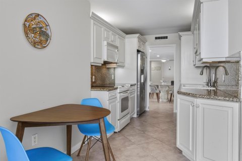 Condo in Riviera Beach, Florida, 2 bedrooms  № 2190736 - photo 15