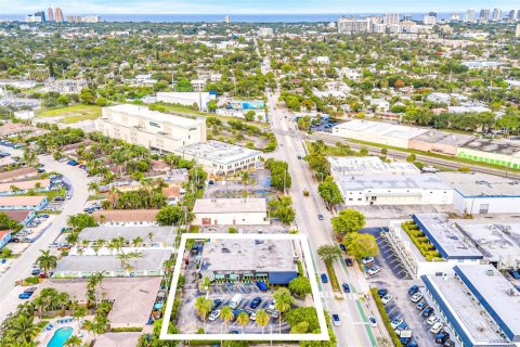Commercial property in Fort Lauderdale, Florida № 2154039 - photo 2