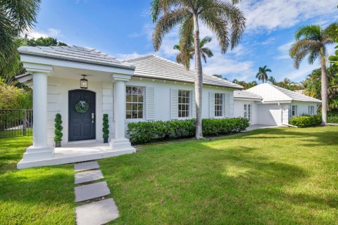 House in Palm Beach, Florida 3 bedrooms, 261.89 sq.m. № 2392830 - photo 2