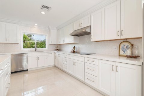 House in Palm Beach, Florida 3 bedrooms, 261.89 sq.m. № 2392830 - photo 8