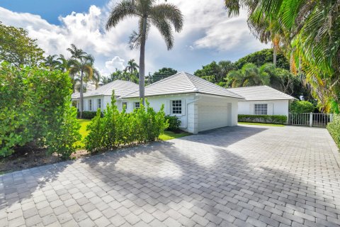 House in Palm Beach, Florida 3 bedrooms, 261.89 sq.m. № 2392830 - photo 18