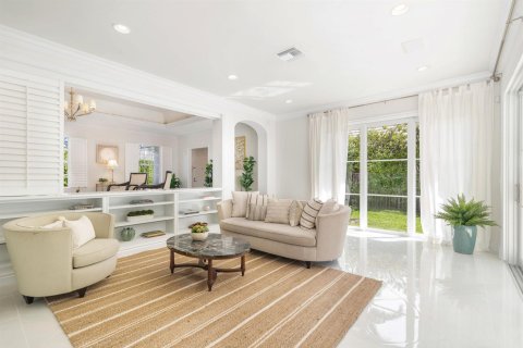 House in Palm Beach, Florida 3 bedrooms, 261.89 sq.m. № 2392830 - photo 5