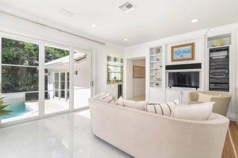 House in Palm Beach, Florida 3 bedrooms, 261.89 sq.m. № 2392830 - photo 6