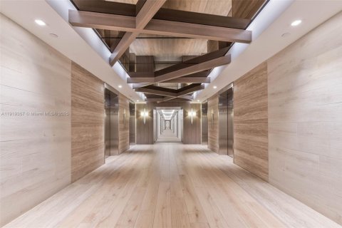 Condo in Miami Beach, Florida  № 2053077 - photo 14
