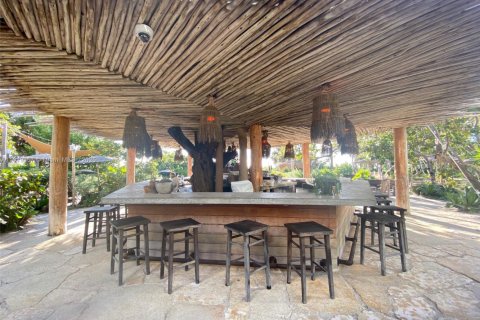 Condo in Miami Beach, Florida  № 2053077 - photo 23