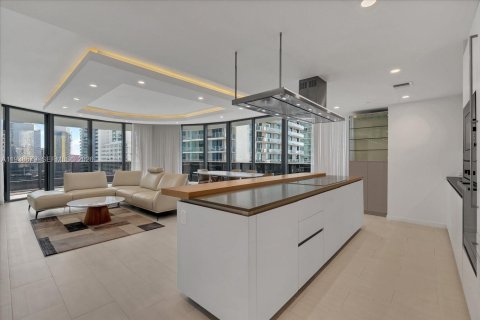 Condominio en venta en Miami, Florida, 3 dormitorios, 177.35 m2 № 1996937 - foto 2