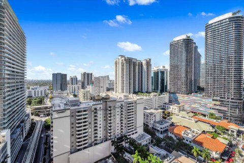 Condominio en venta en Miami, Florida, 3 dormitorios, 177.35 m2 № 1996937 - foto 19