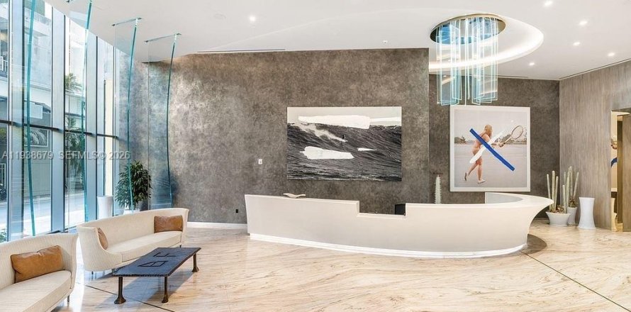 Condominio en Miami, Florida, 3 dormitorios  № 1996937