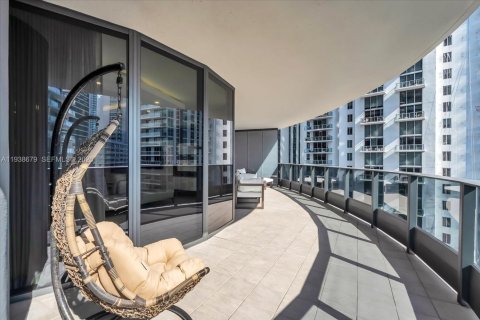 Condominio en venta en Miami, Florida, 3 dormitorios, 177.35 m2 № 1996937 - foto 16