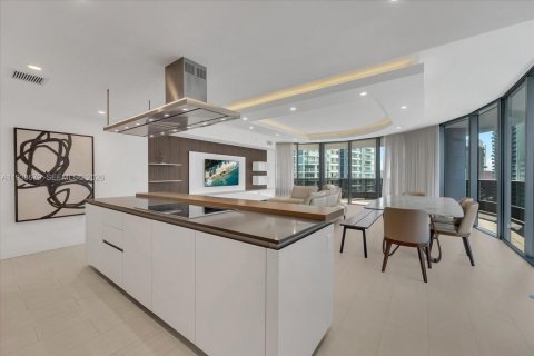 Condominio en venta en Miami, Florida, 3 dormitorios, 177.35 m2 № 1996937 - foto 7