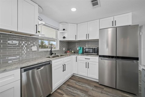 Villa ou maison à vendre à Hudson, Floride: 2 chambres, 99.96 m2 № 2361592 - photo 11