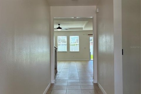 Villa ou maison à louer à Wesley Chapel, Floride: 4 chambres, 303.42 m2 № 2390869 - photo 3