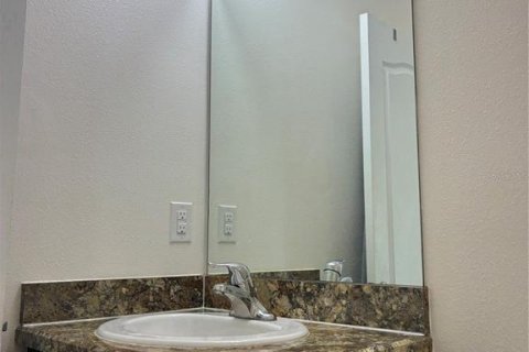 Villa ou maison à louer à Wesley Chapel, Floride: 4 chambres, 303.42 m2 № 2390869 - photo 16