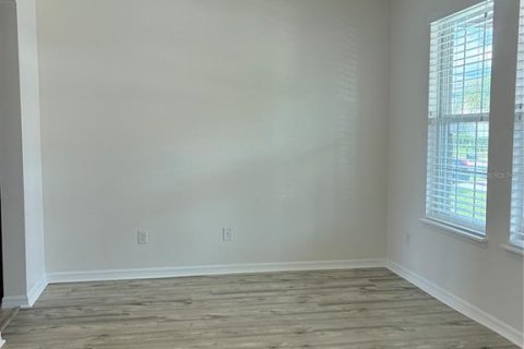 Villa ou maison à louer à Wesley Chapel, Floride: 4 chambres, 303.42 m2 № 2390869 - photo 4