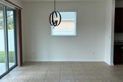 Villa ou maison à louer à Wesley Chapel, Floride: 4 chambres, 303.42 m2 № 2390869 - photo 11