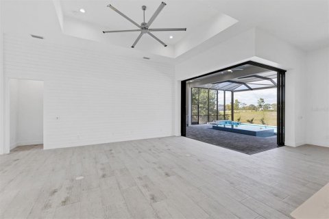 House in Port Charlotte, Florida 3 bedrooms, 210.89 sq.m. № 2289936 - photo 10