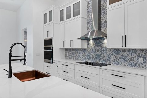 House in Port Charlotte, Florida 3 bedrooms, 210.89 sq.m. № 2289936 - photo 19
