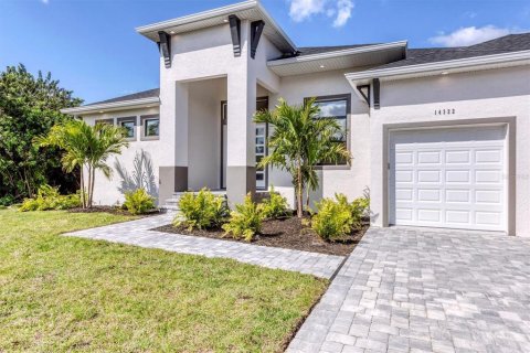 House in Port Charlotte, Florida 3 bedrooms, 210.89 sq.m. № 2289936 - photo 3