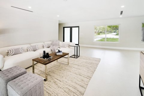 House in Pinecrest, Florida 4 bedrooms, 223.71 sq.m. № 2185664 - photo 7