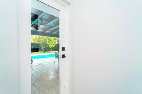 House in Pinecrest, Florida 4 bedrooms, 223.71 sq.m. № 2185664 - photo 16